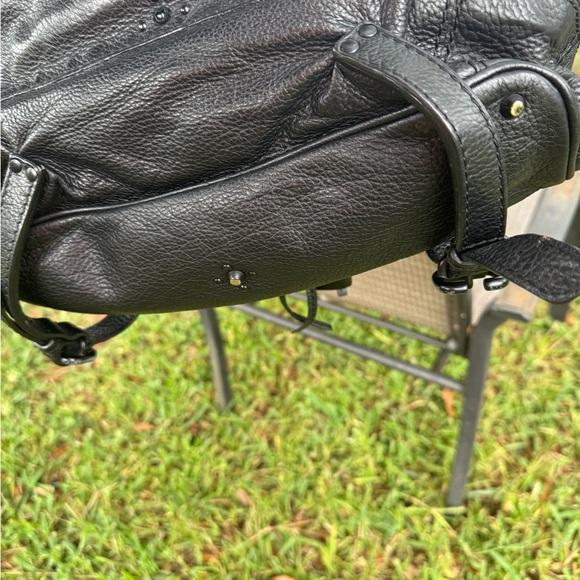 Elegant Black Leather Tote Bag - Picture 3 of 4